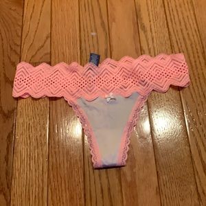 Aerie Peaxh thong tanga